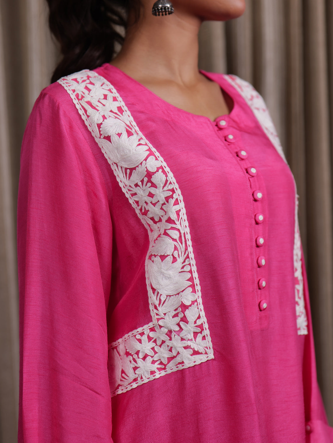 Begum Kashmiri Aari Embroidered Maham Kurta Set