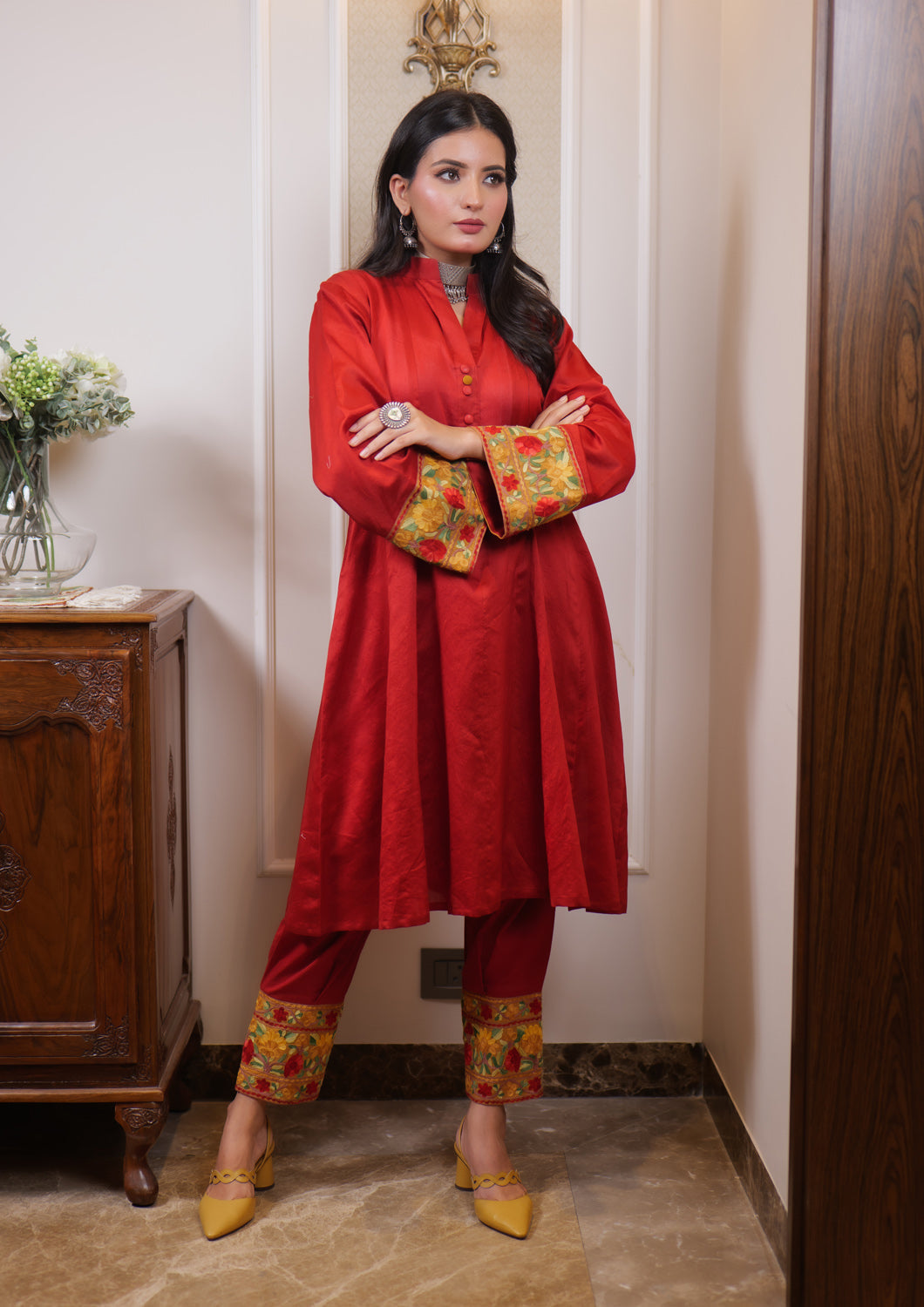 Begum Kashmiri Aari Embroidered Statement Kurta Set