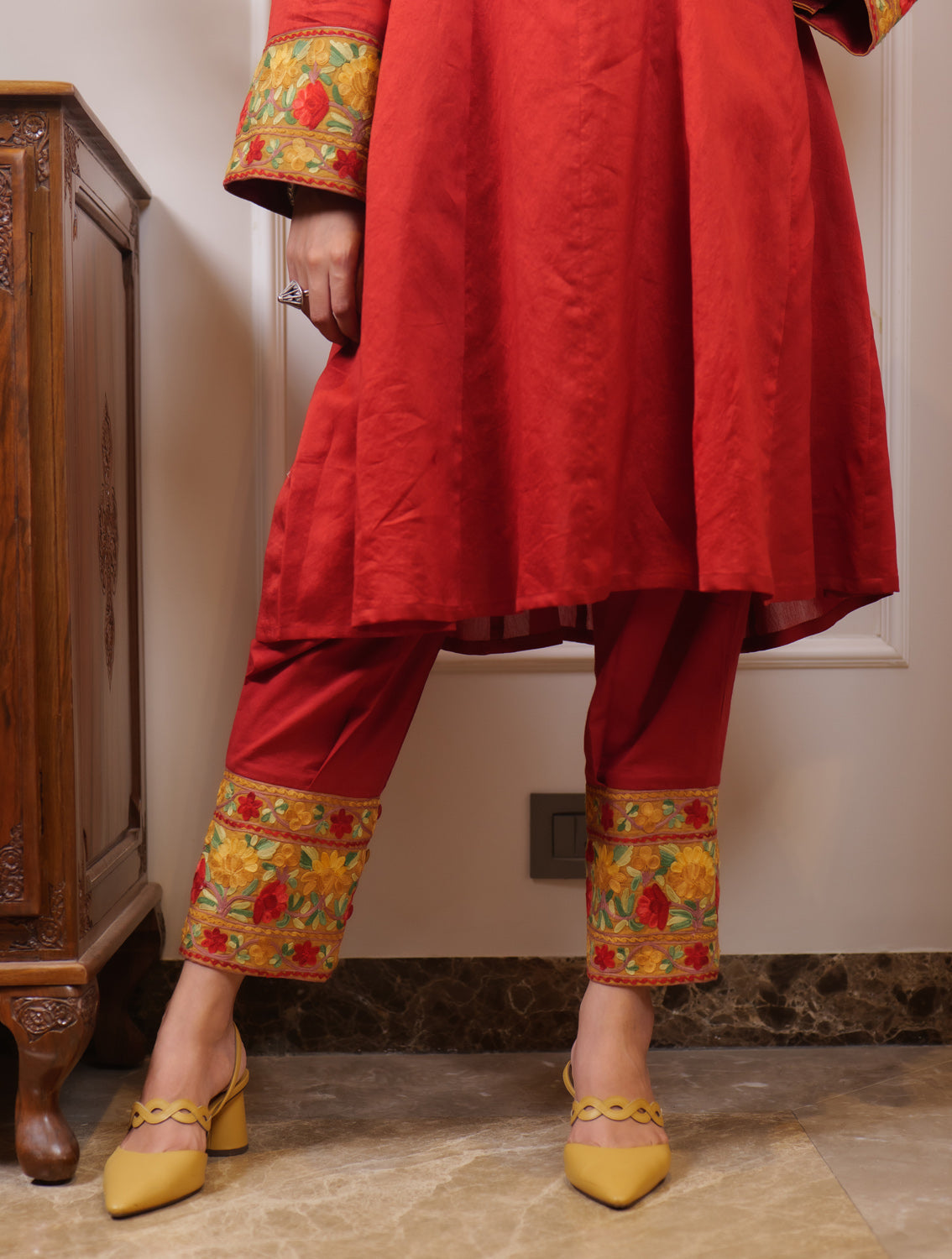 Begum Kashmiri Aari Embroidered Statement Kurta Set