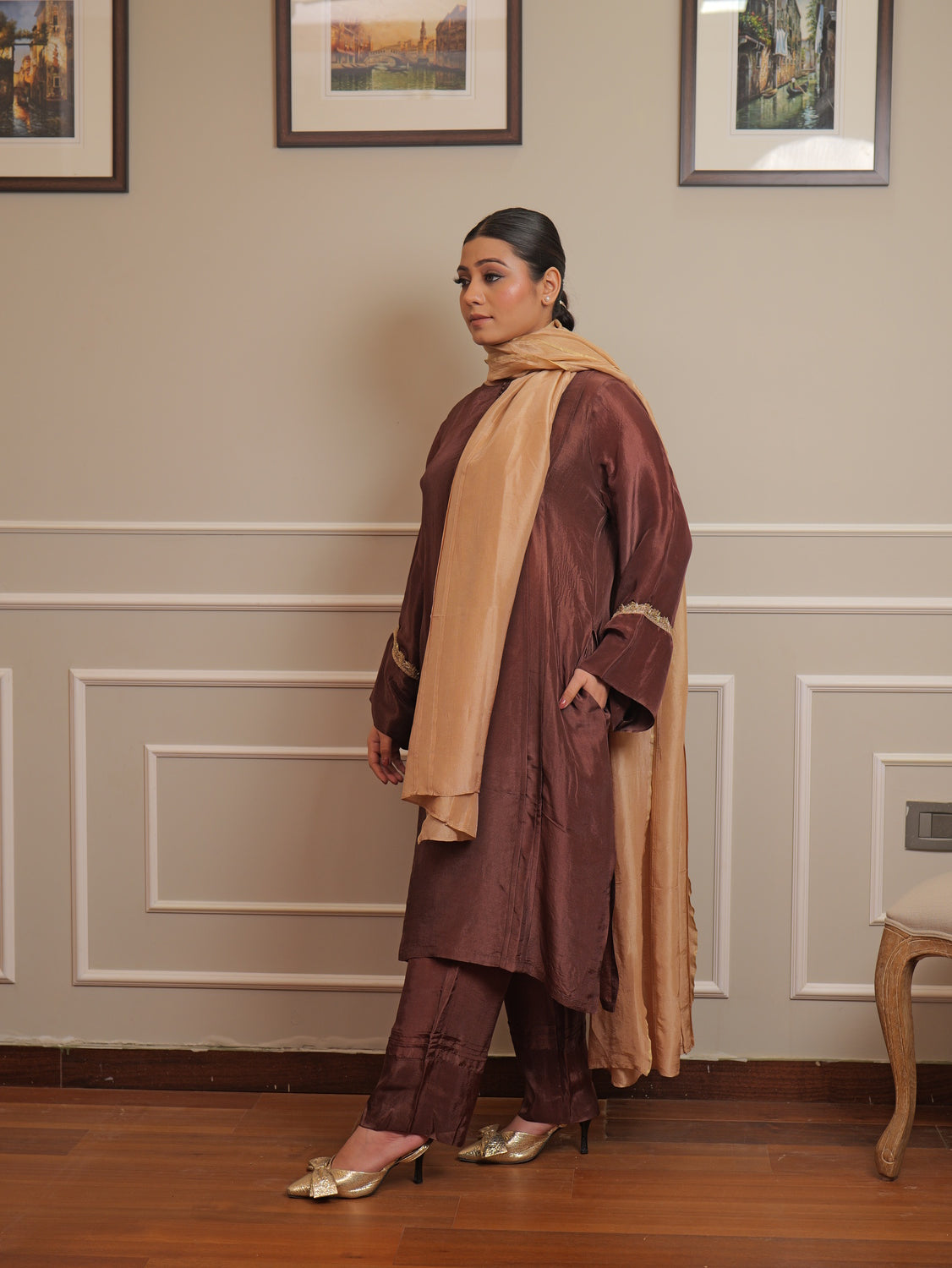 NAO026-brown-4.jpg