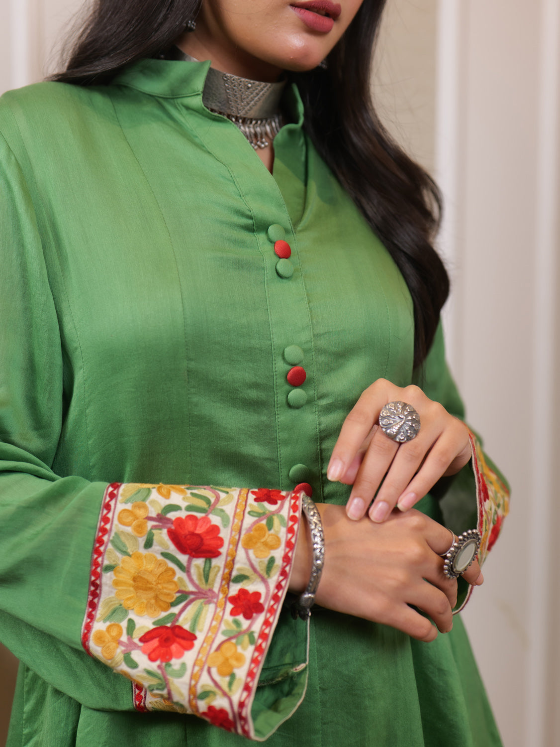 Begum Kashmiri Aari Embroidered Statement Kurta Set