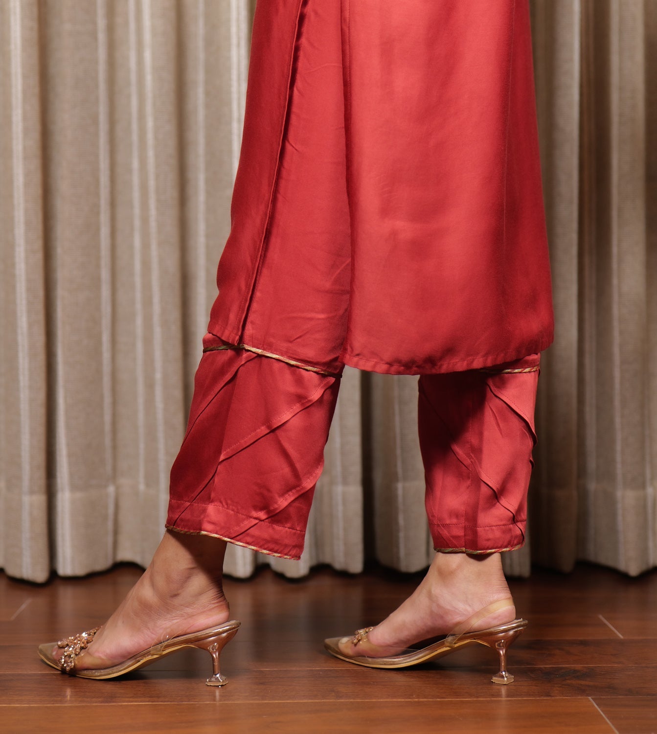 Begum Kashmiri Aari Embroidered Yoke Kurta with Pants