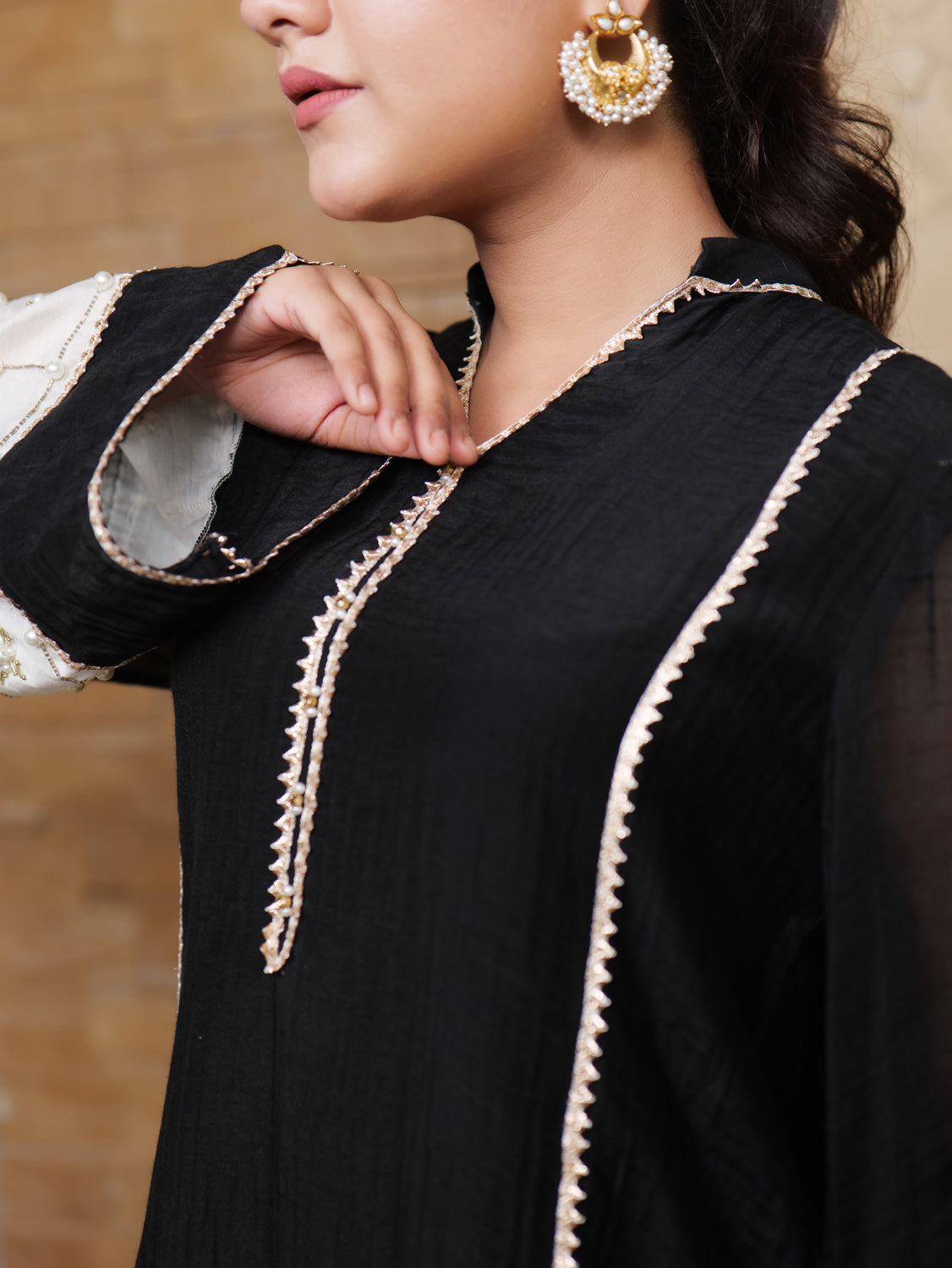 Jashan-e-Bahara Statement Sleeve Embellished Kurta
