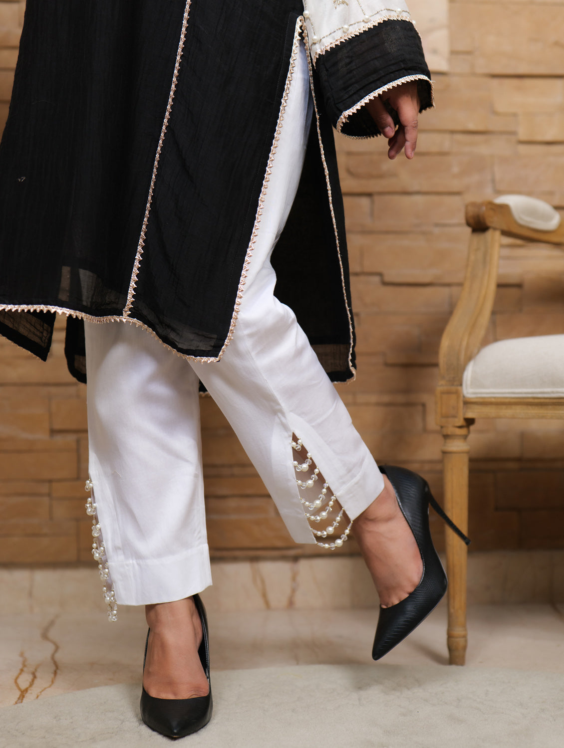 Jashan-e-Bahara Statement Sleeve Embellished Kurta