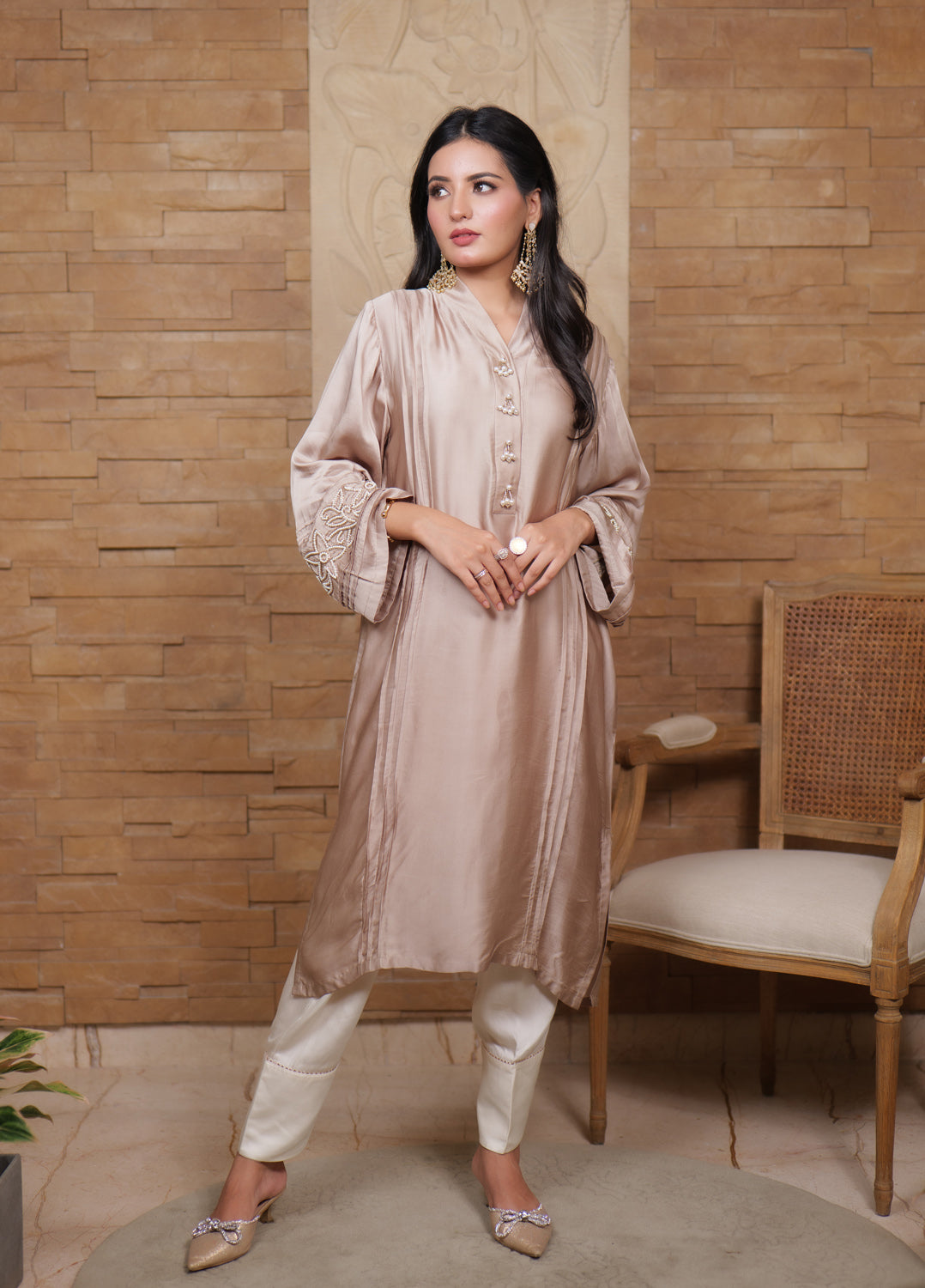 Jashan-e-Bahara Zardozi Embroidered Sleeve Kurta