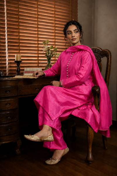 NÚR SALWAR KAMEEZ PINK