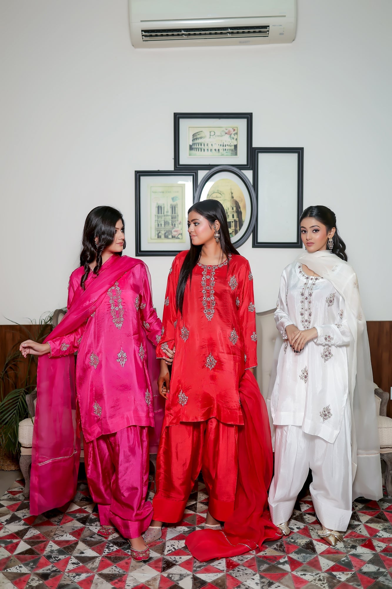 GULAABO - Product Image