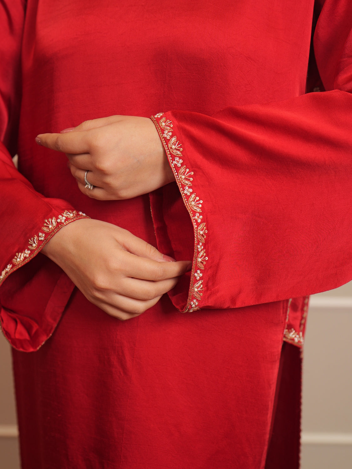 NAO018-red-2.jpg
