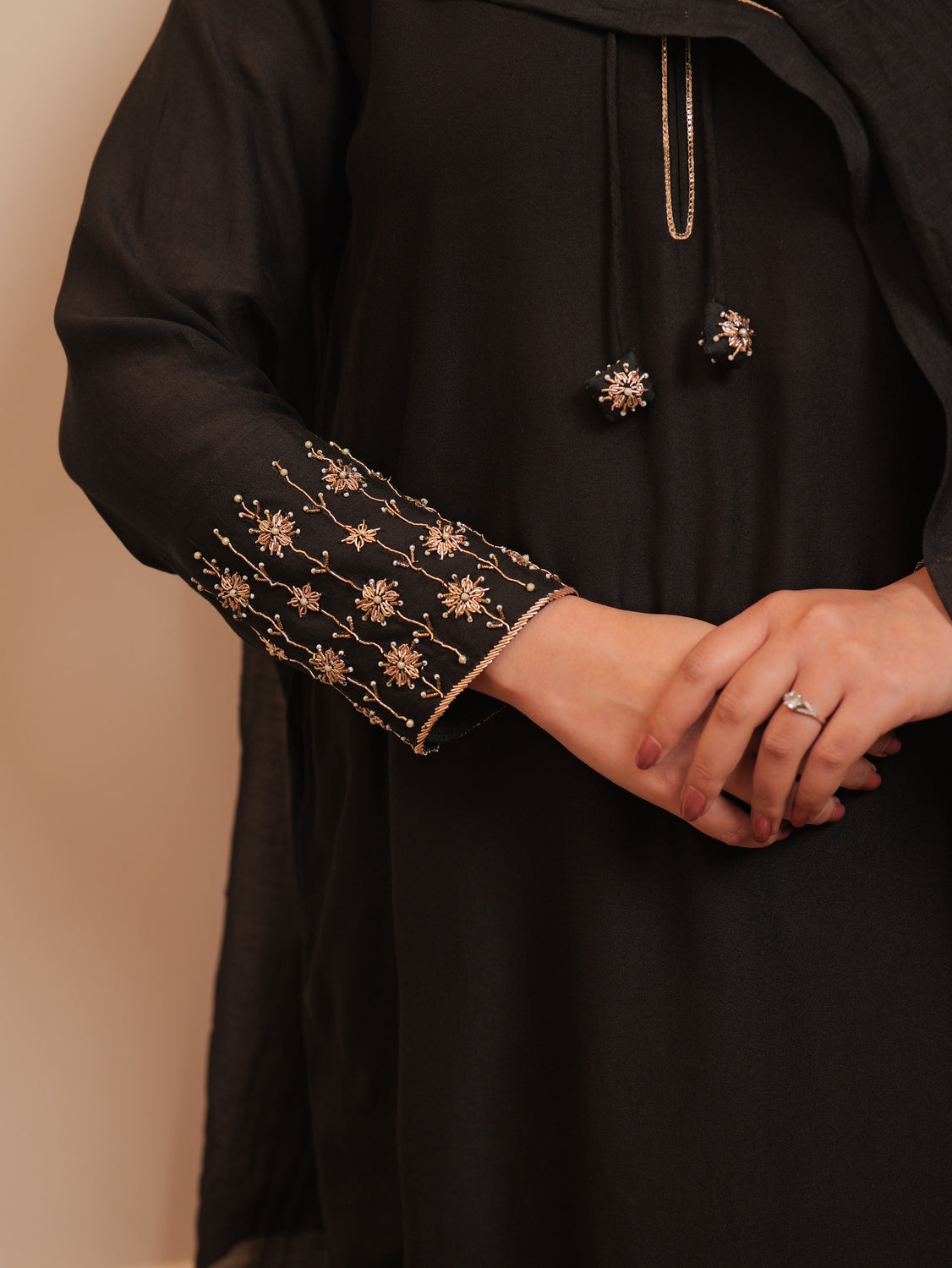 NAO021-black-3.jpg