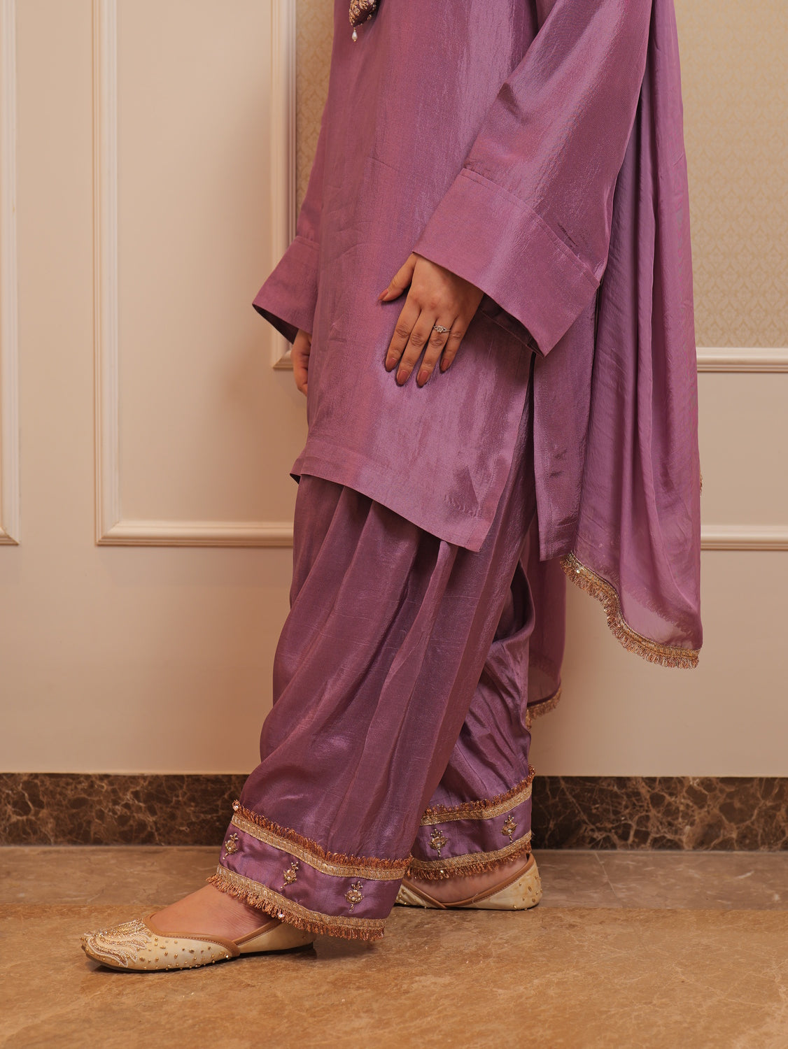 NAO024-mauve-2.jpg