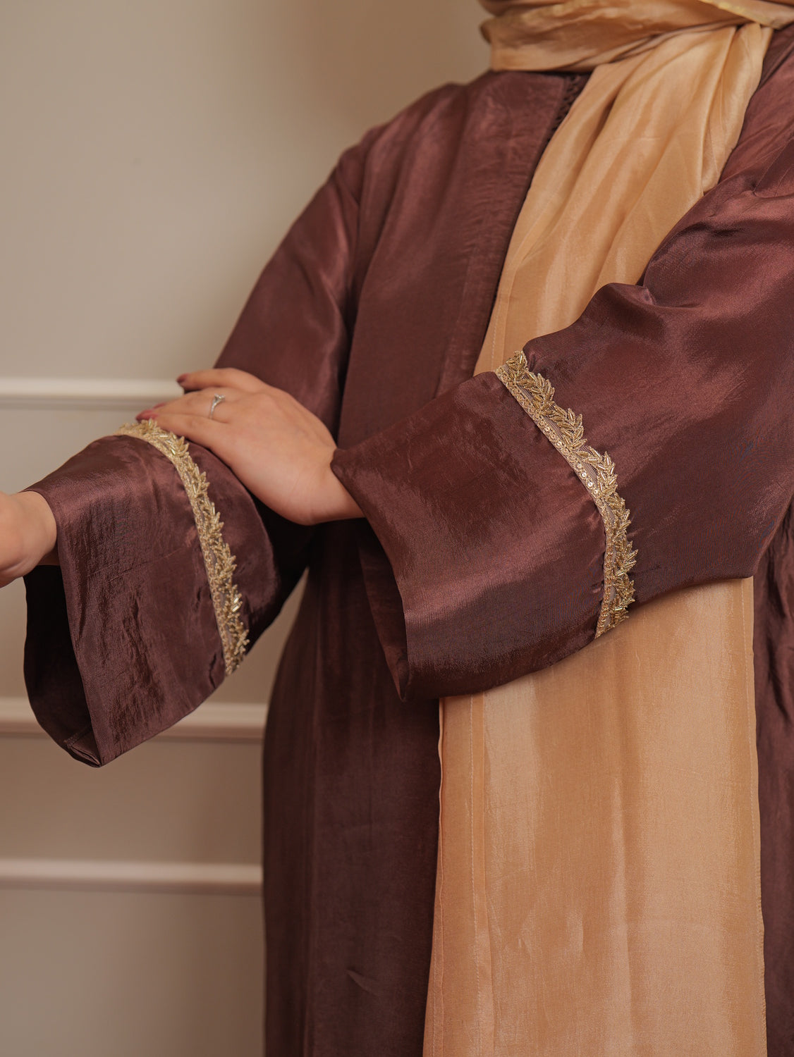 NAO026-brown-2.jpg
