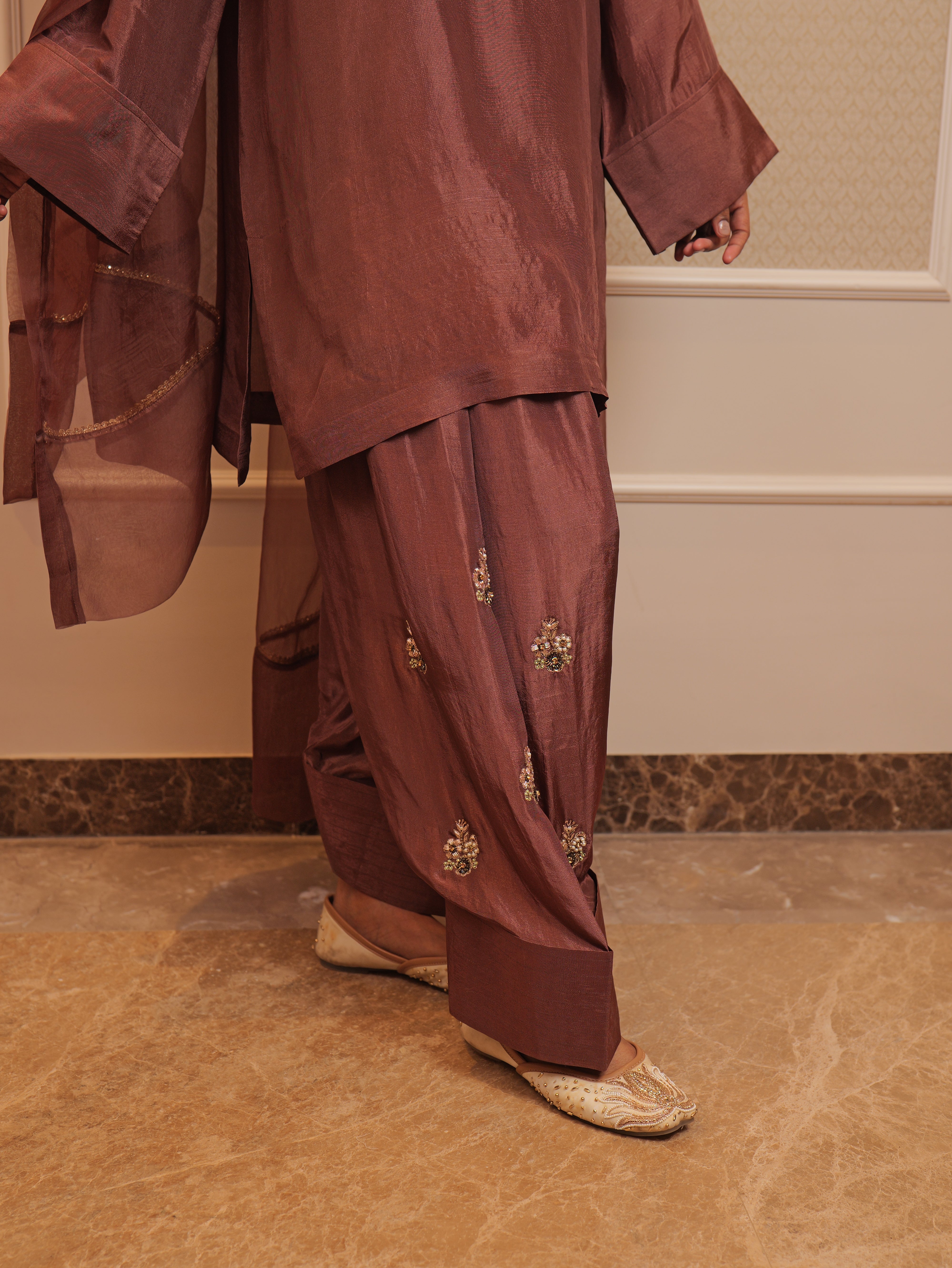 NAZO FARSHI SHALWAR KAMEEZ