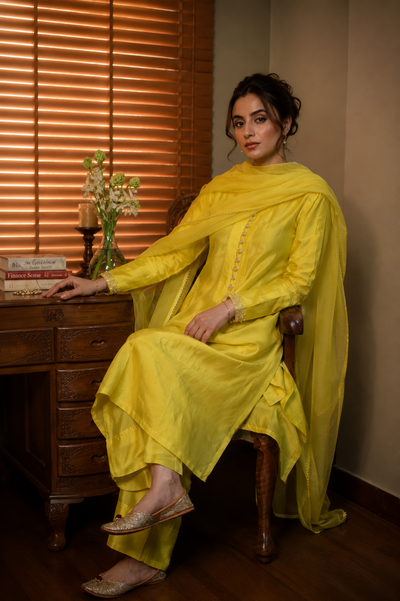 NÚR SALWAR KAMEEZ