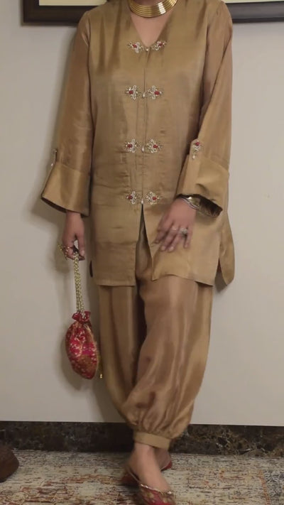 ELHA MANDARIN STYLE KAMEEZ WITH BALLOON PANTS SILK BEIGE