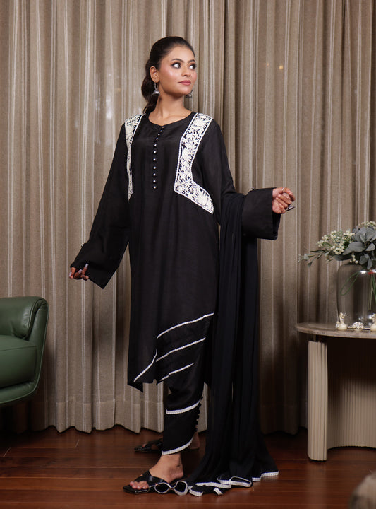 Begum Kashmiri Aari Embroidered Maham Kurta Set