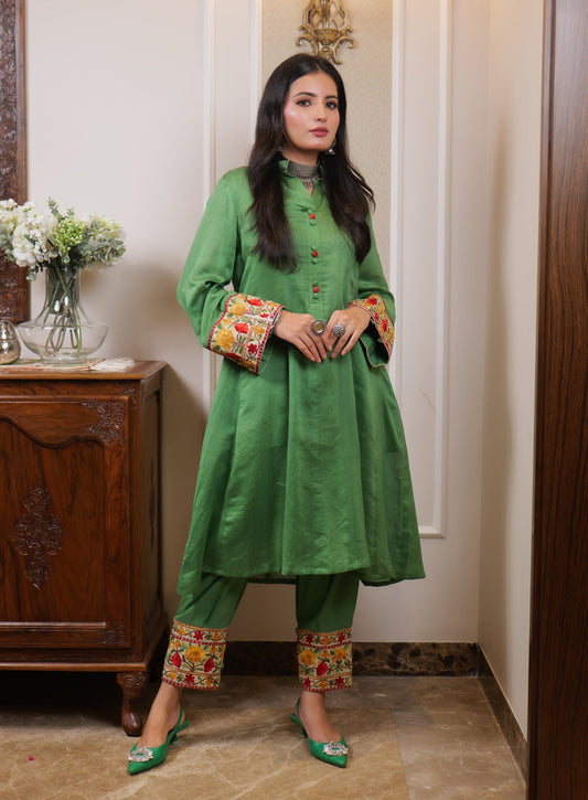 Begum Kashmiri Aari Embroidered Statement Kurta Set