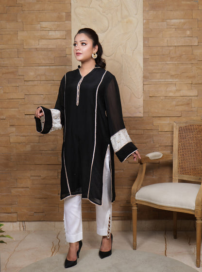 Jashan-e-Bahara Statement Sleeve Embellished Kurta