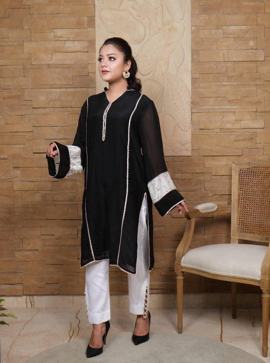 Jashan-e-Bahara Statement Sleeve Embellished Kurta