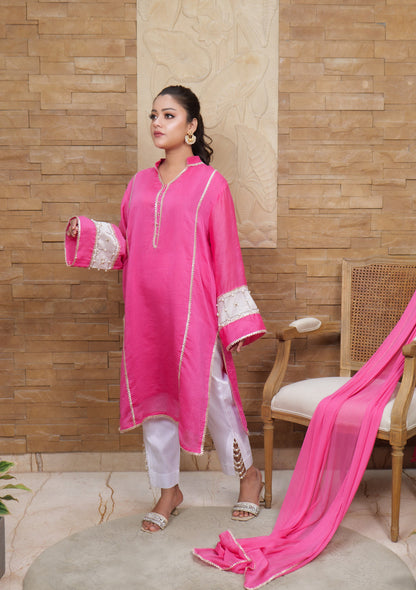 Jashan-e-Bahara Statement Sleeve Embellished Kurta